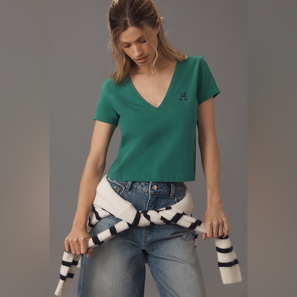 Maeve by Anthropologie V Neck Short
Sleeve Tee green with embroidered golf clubs